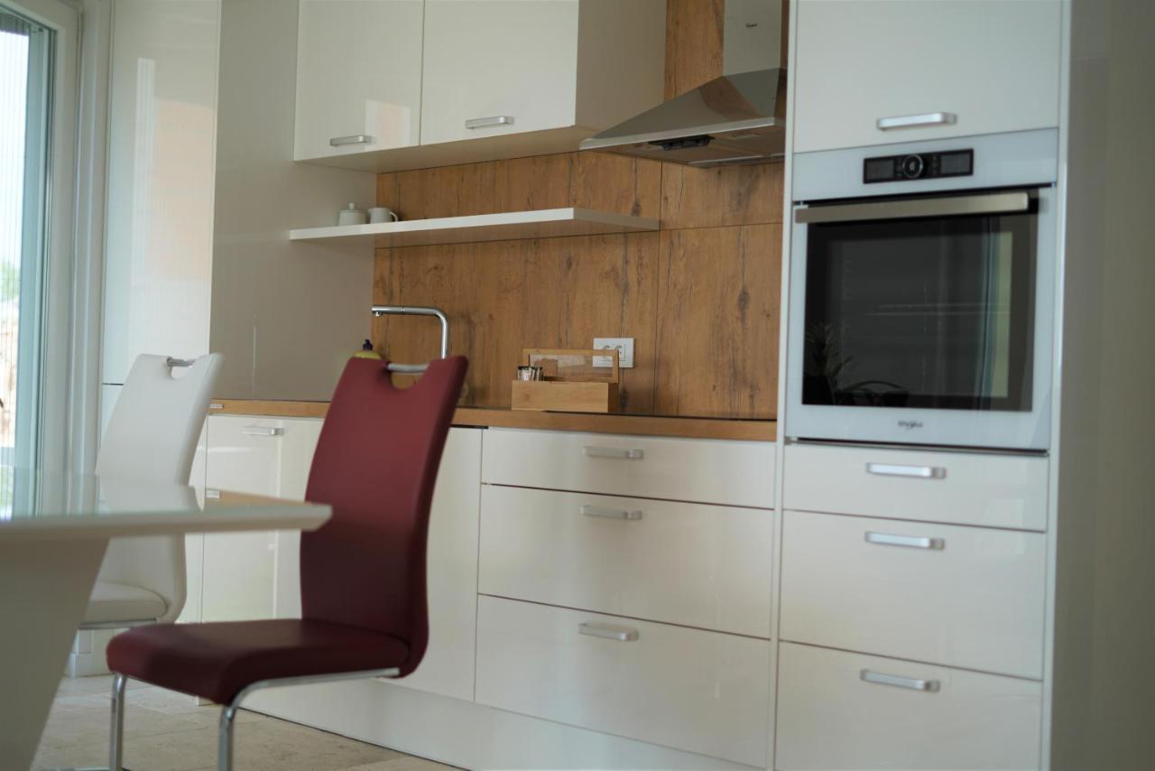 Villa M - Your Business & Holiday Apartment In Шибеник Экстерьер фото