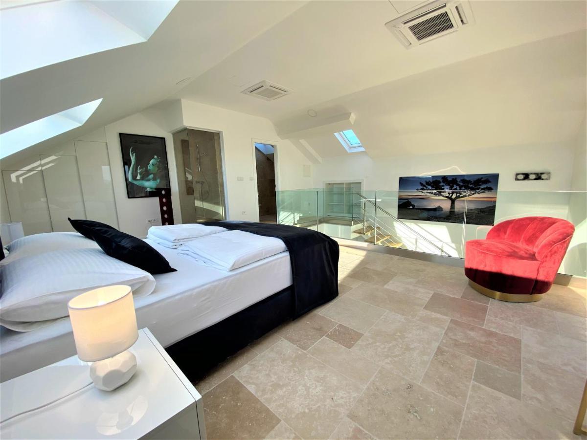 Villa M - Your Business & Holiday Apartment In Шибеник Экстерьер фото