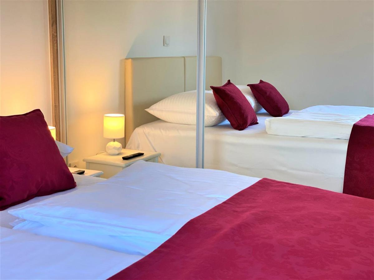 Villa M - Your Business & Holiday Apartment In Шибеник Экстерьер фото
