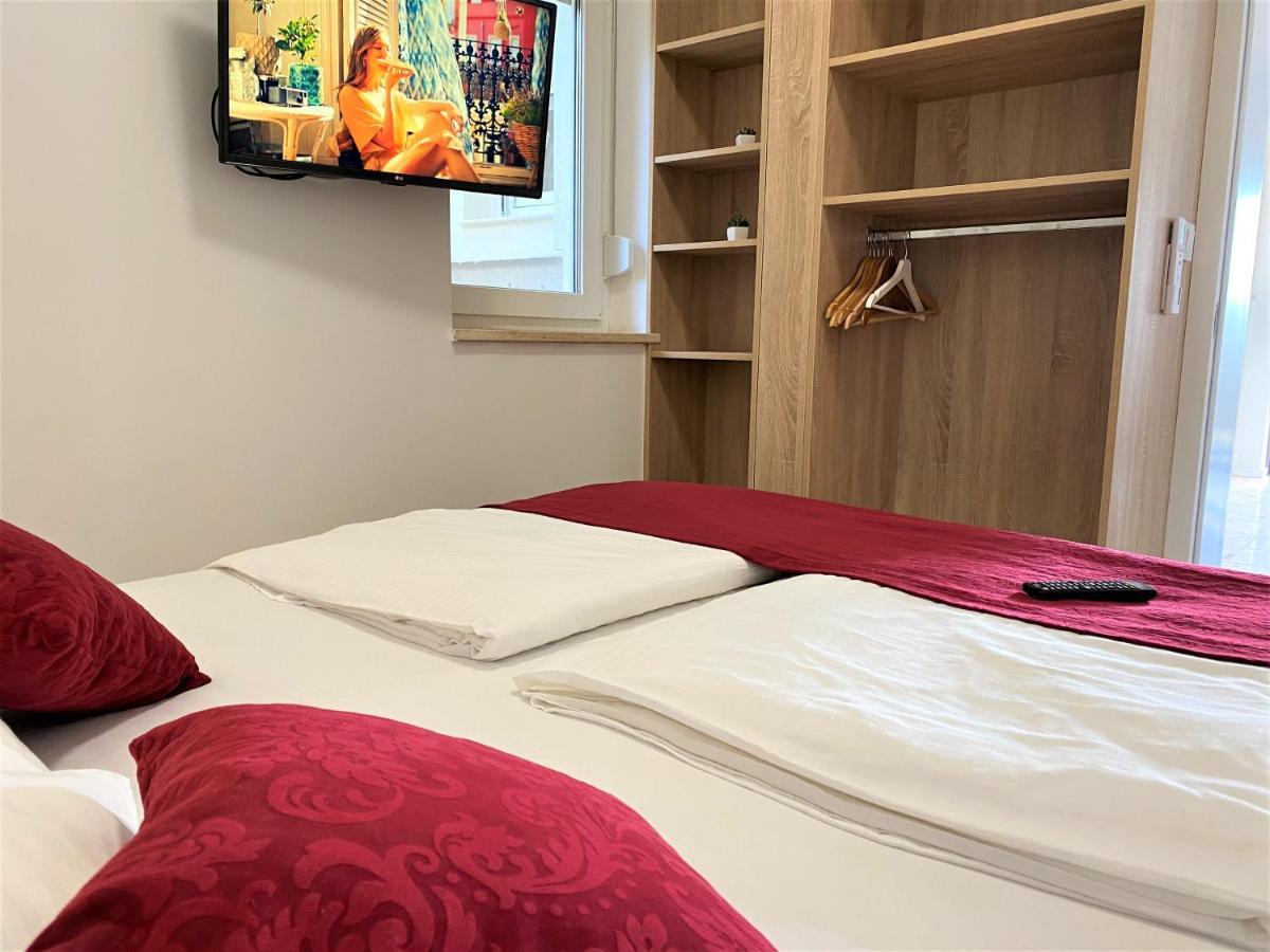 Villa M - Your Business & Holiday Apartment In Шибеник Экстерьер фото