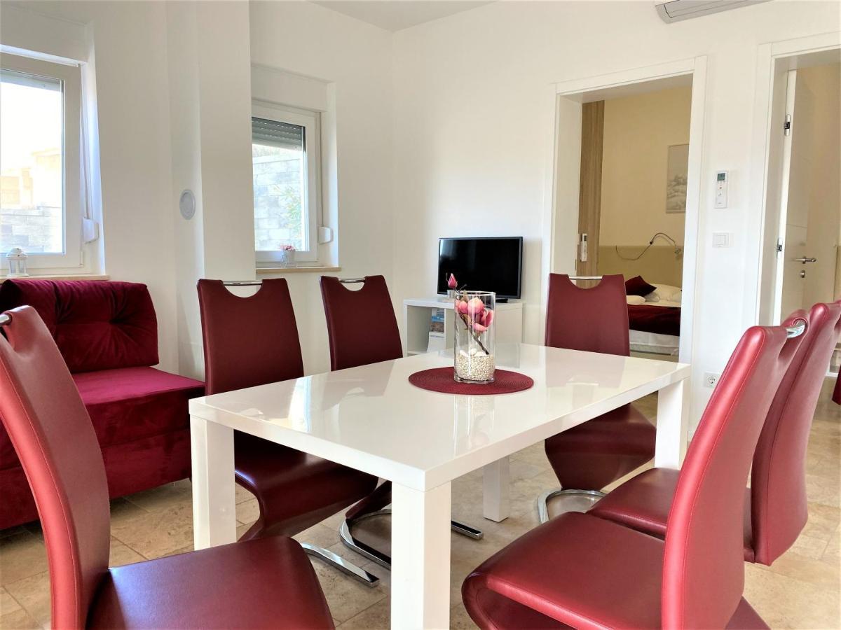 Villa M - Your Business & Holiday Apartment In Шибеник Экстерьер фото