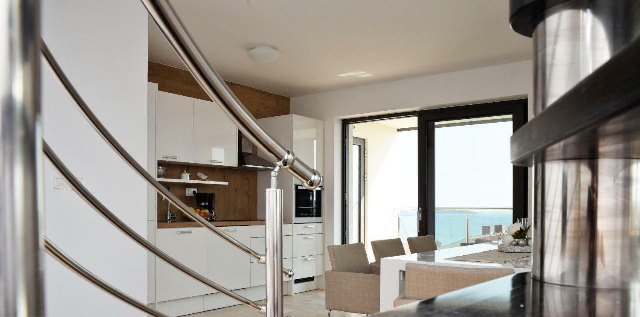 Villa M - Your Business & Holiday Apartment In Шибеник Экстерьер фото