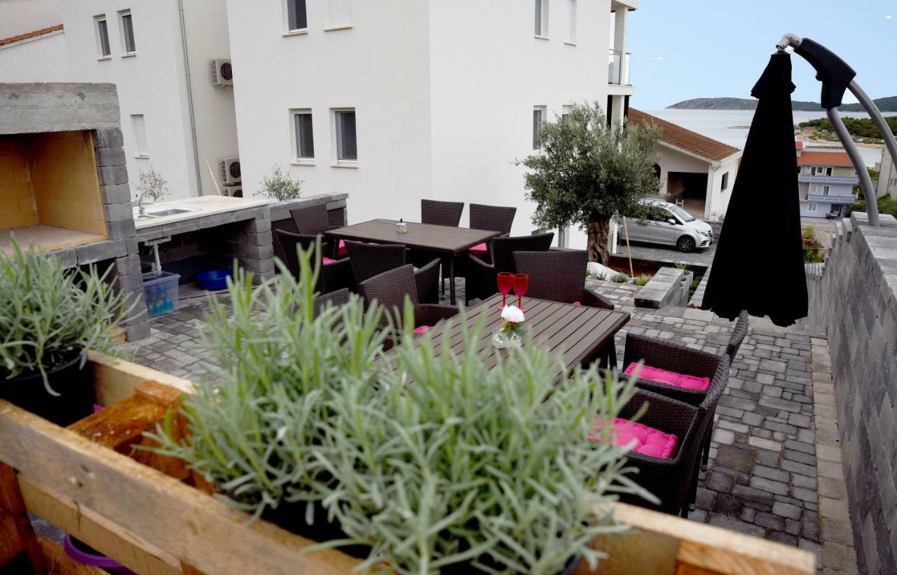 Villa M - Your Business & Holiday Apartment In Шибеник Экстерьер фото